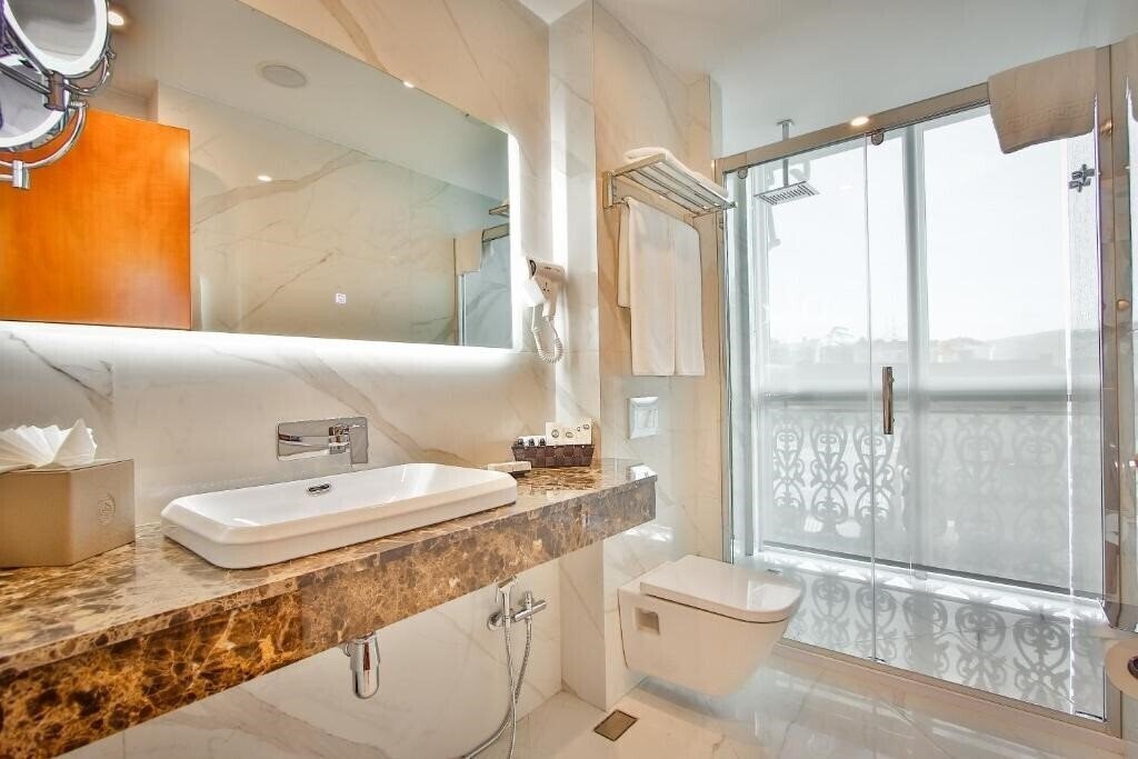 Фото New Tiflis Hotel 4*