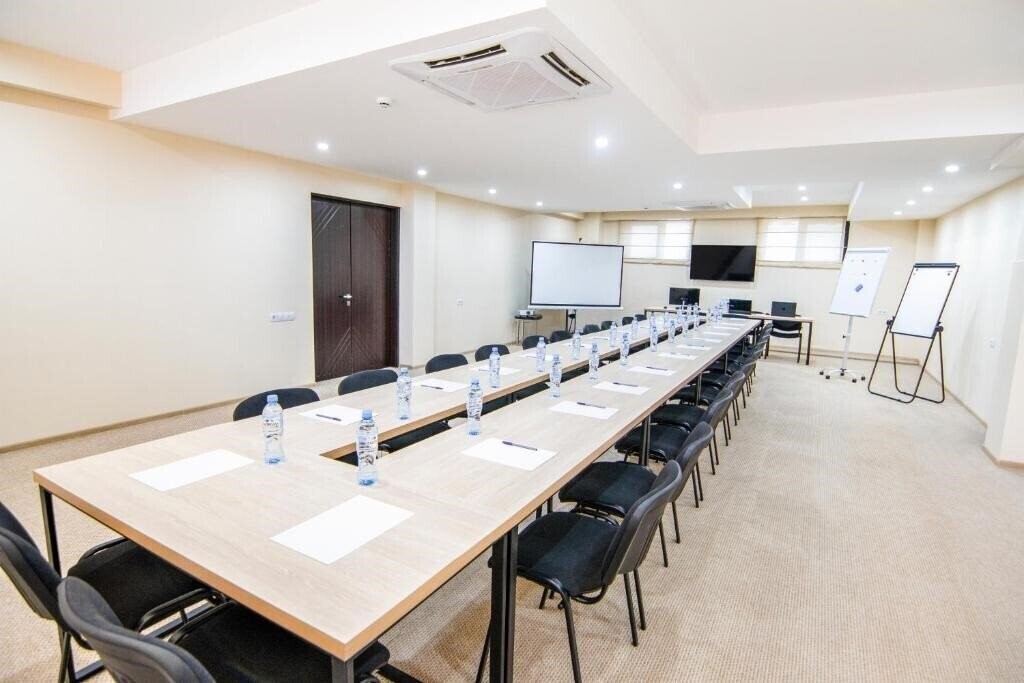 Zdjęcie Lisi Hills Hotel 3*