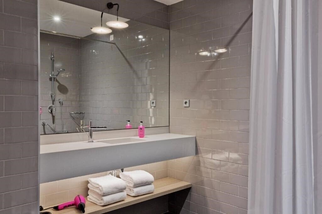 Фотографія Moxy 3*