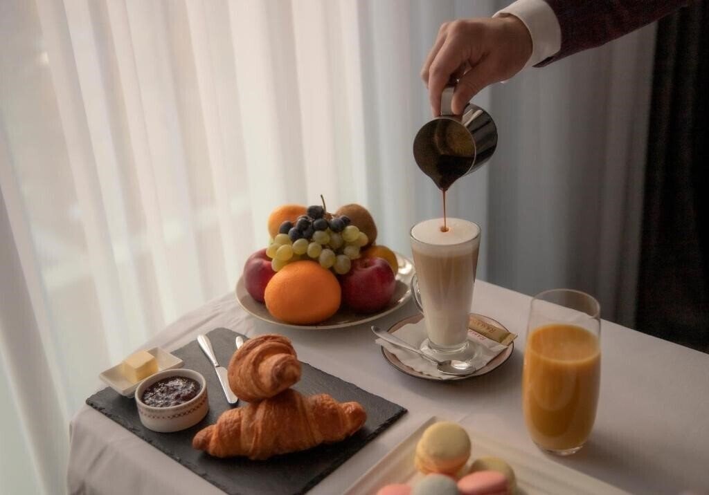 Зображення Ramada By Wyndham Tbilisi Old City 4*