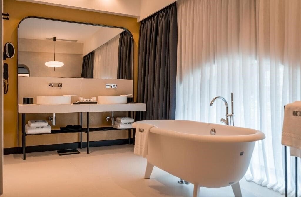 Zdjęcie Monograph Freedom Square 4*