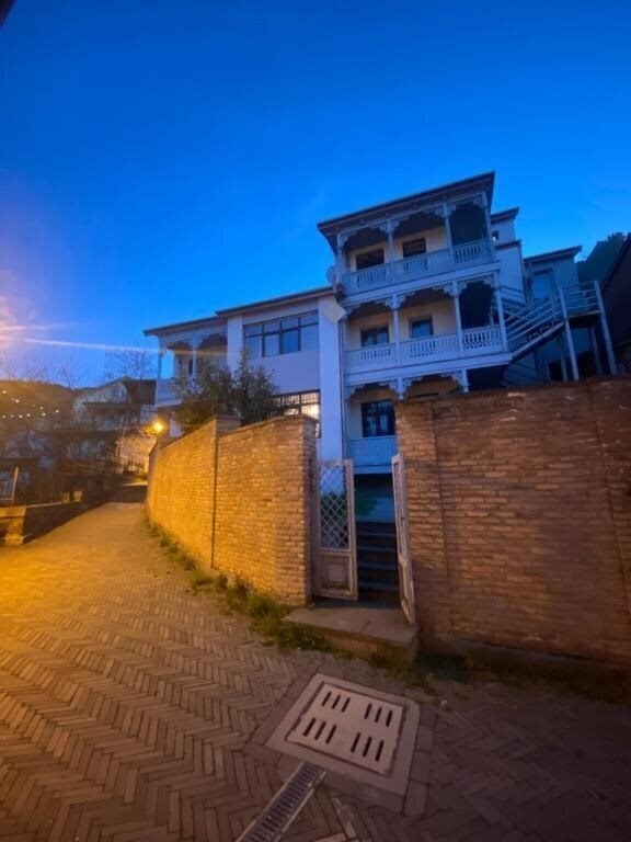 Hotel Abanotubani 4*