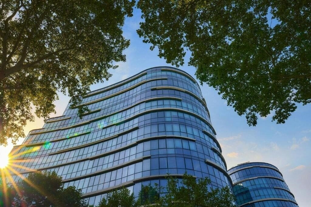 Отель Paragraph Freedom Square 5*