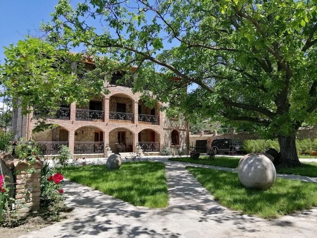 Готель Chateau Fort De Manavi 4*