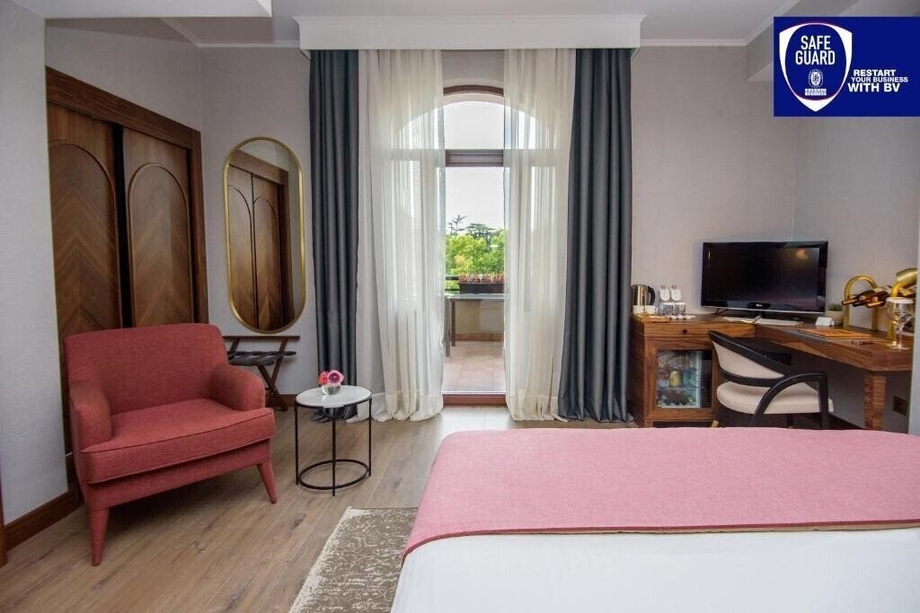Отель Tiflis Palace 4*