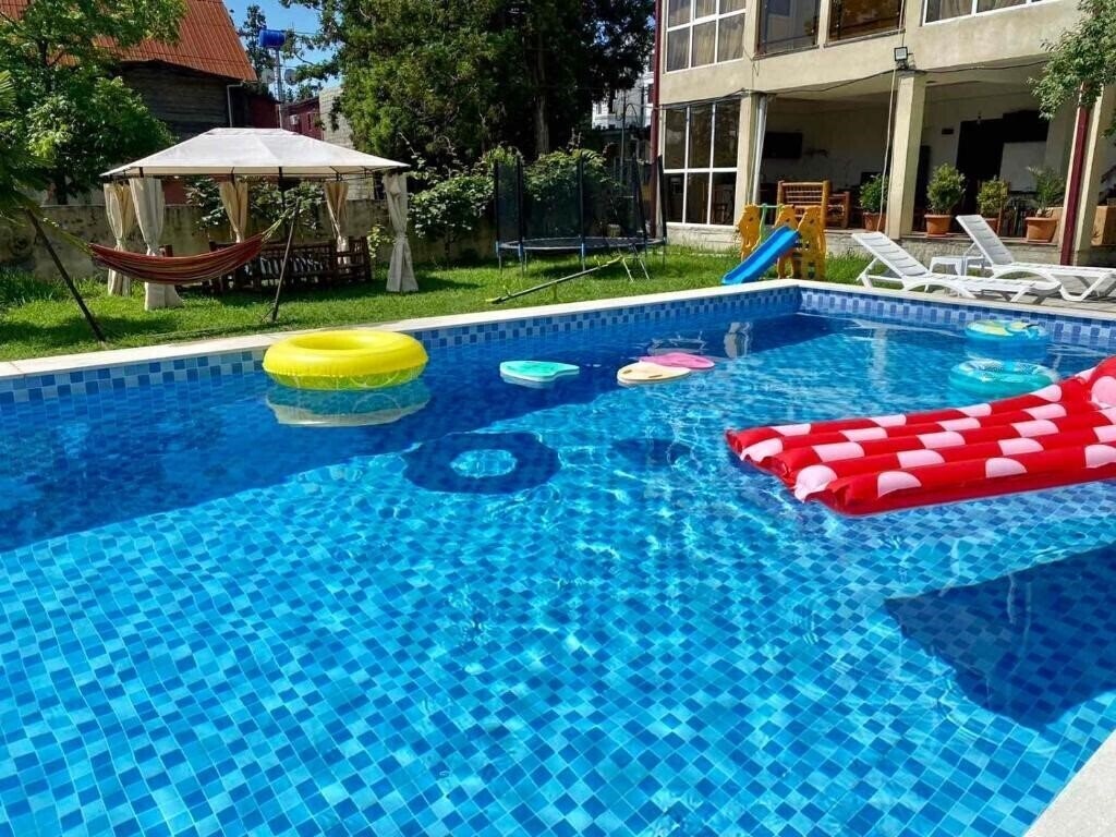 Фото Crown Ureki 3*