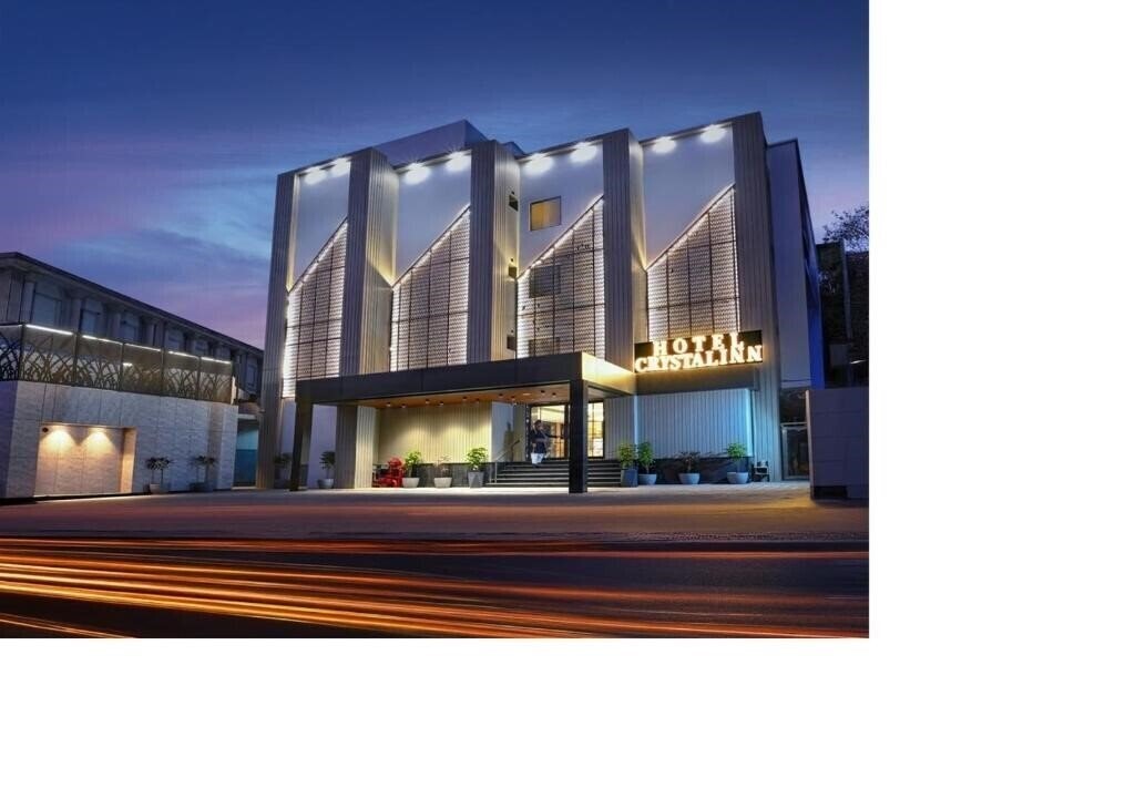 Hotel Crystal Inn 3*