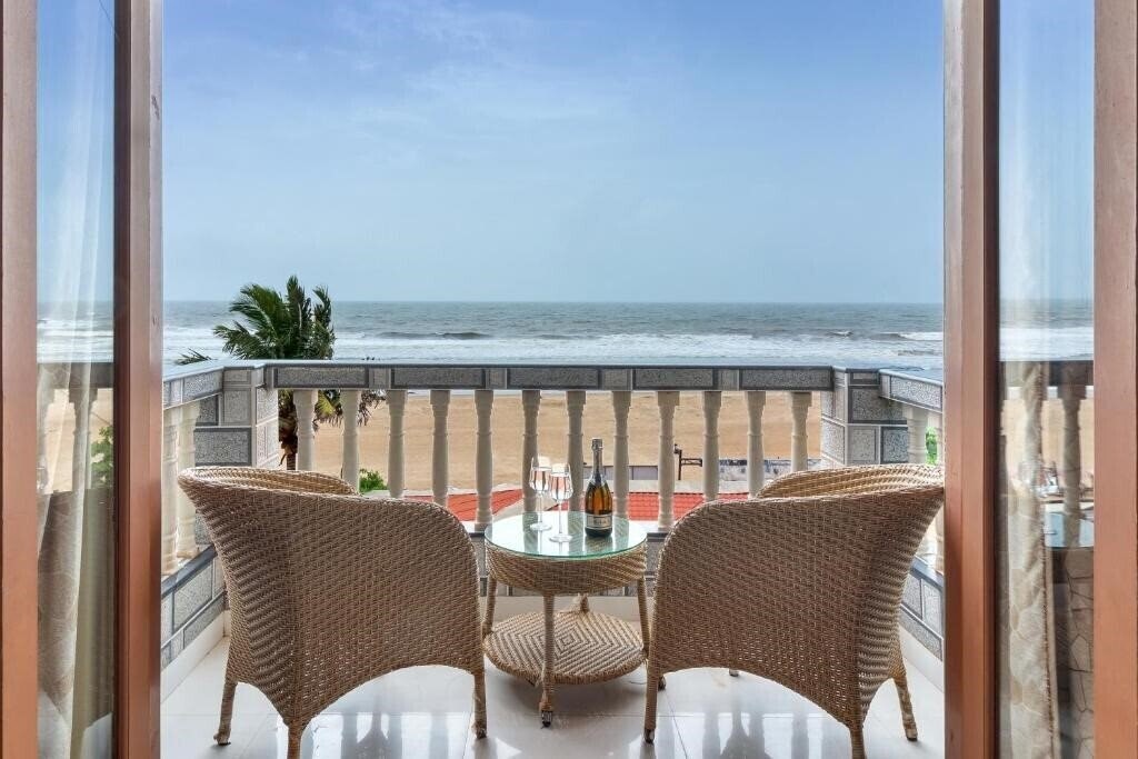 Zdjęcie Larios Beach Holidays Resort 3*