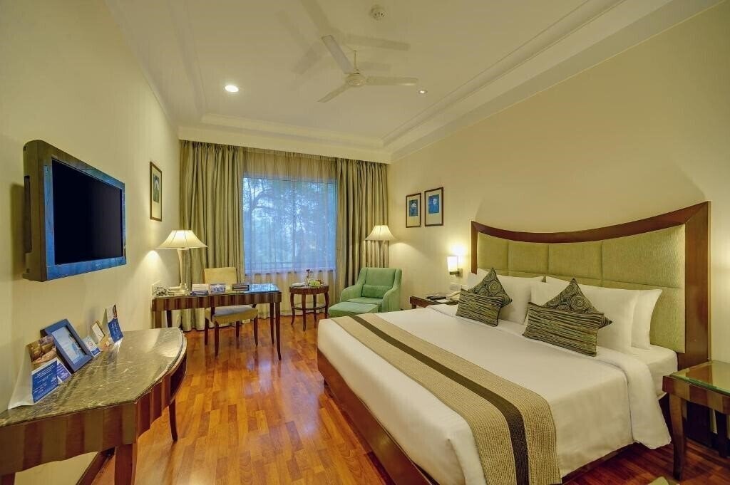 Фото The Muse Sarovar Portico 4*