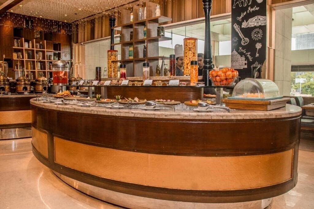 Obraz Holiday Inn Jaipur 4*