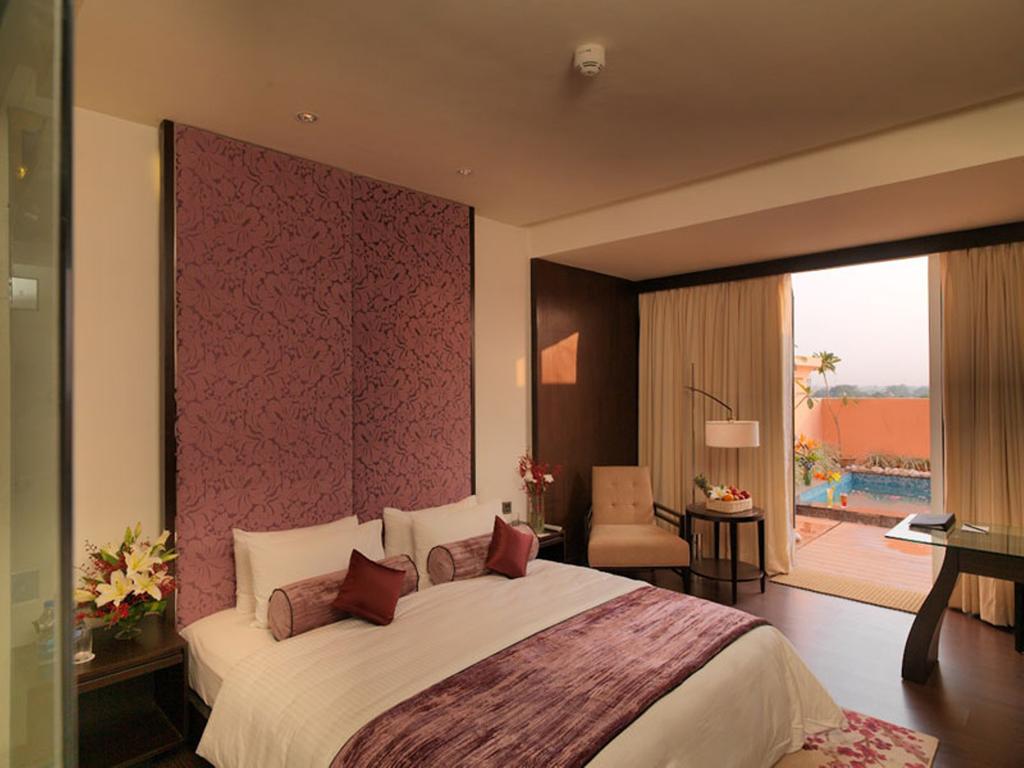 Готель Royal Orchid Central Jaipur 4*