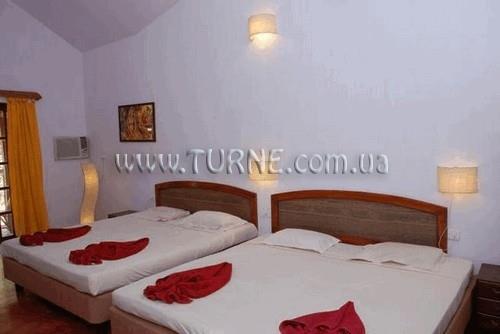 Отель Seabreeze Inn Calangute 2*