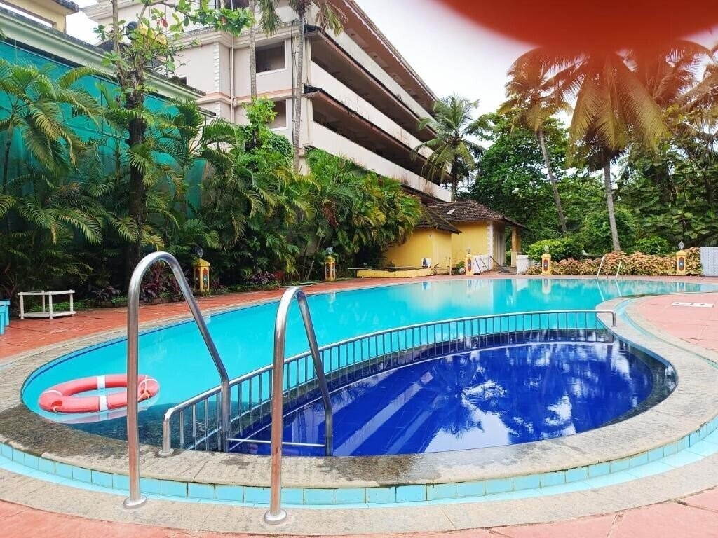 Hotel Carina Beach Resort 2*