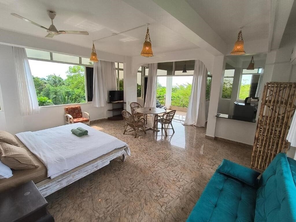 Фотографія White Feather Guest House 2*