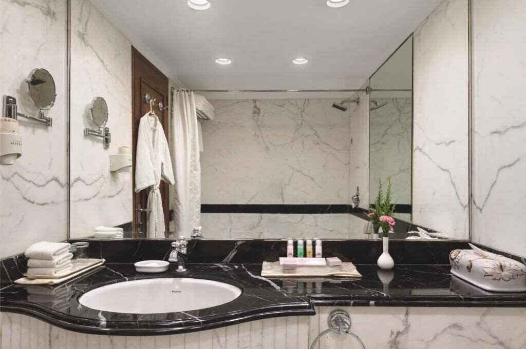 Фотографія Ramada Plaza Palm Grove 5*