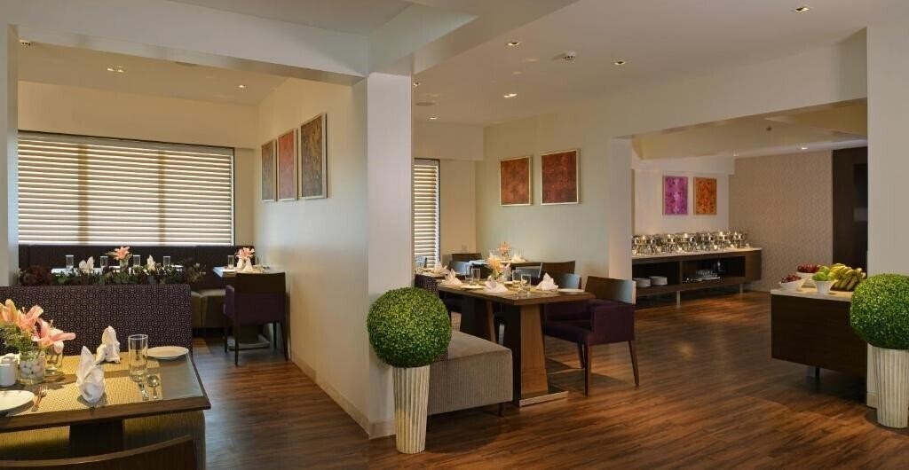 Фотографія Residency Sarovar Portico 3*