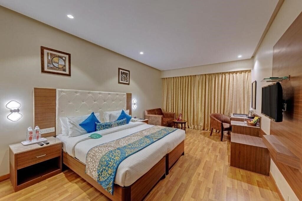 Отель Metro Residency 1*