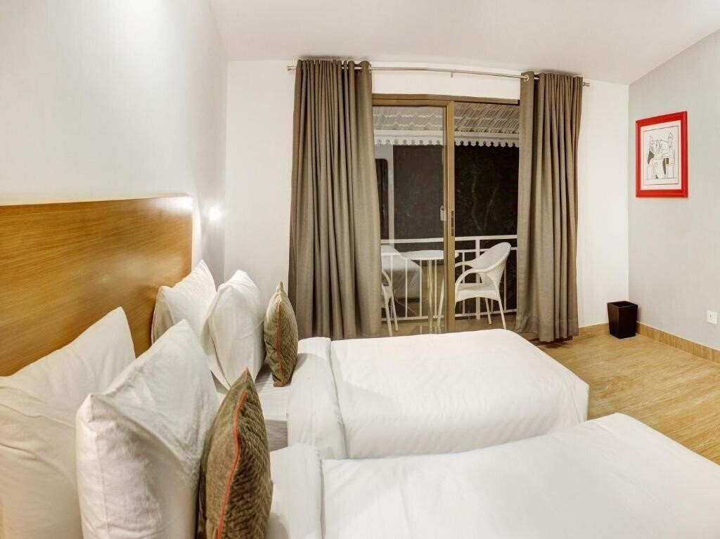 Zdjęcia Oyo Townhouse Ashvem 1*