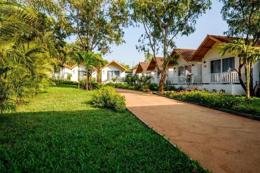 Hotel White Woods Resort And Spa 3*