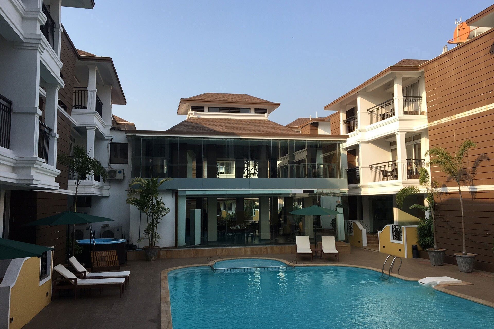 Hotel The Verda Carmona 3*