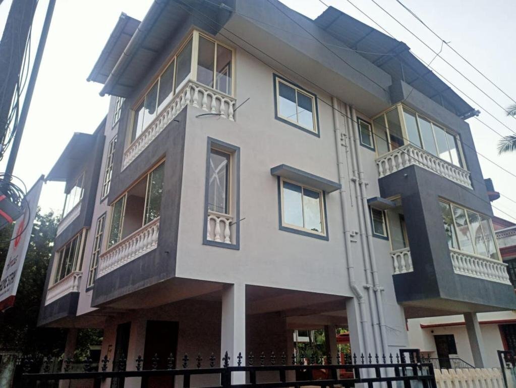 Hotel Apricus Home Stays 2*