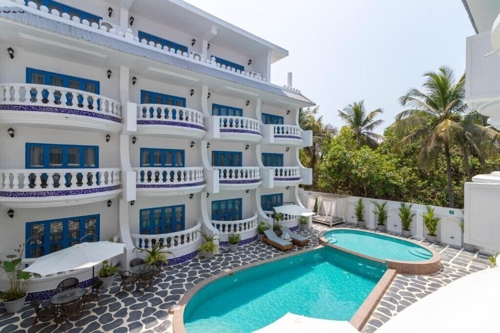 Зображення Azalea By Stone Wood 3*