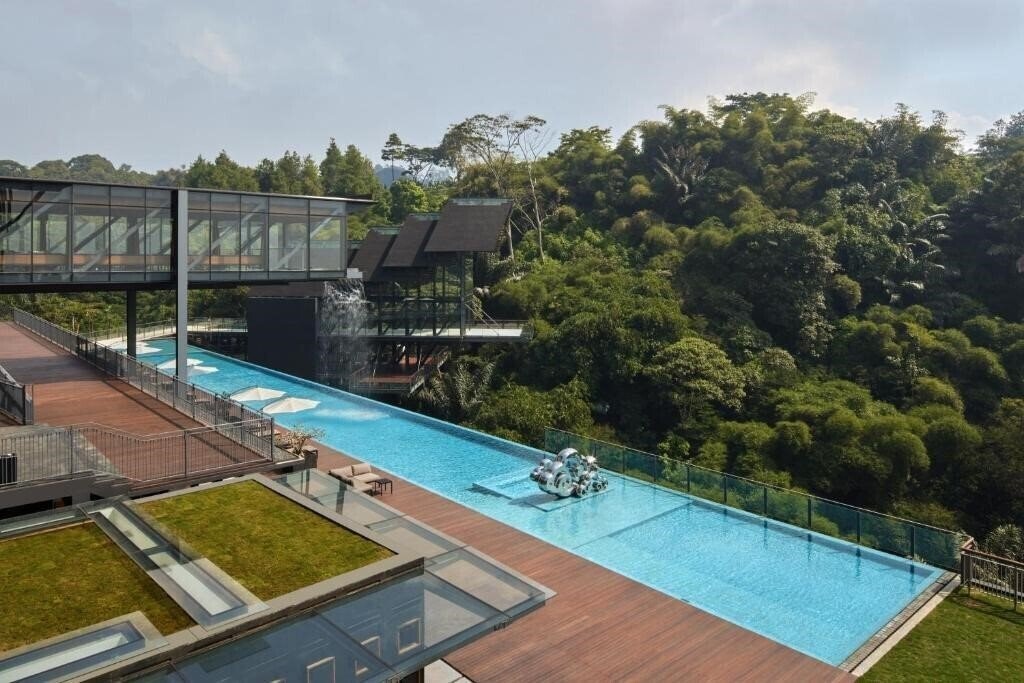 Изображение The Gaia Hotel Bandung 5*