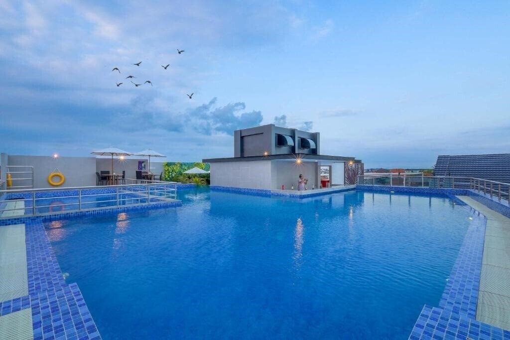 Hotel Royal Regantris Kuta (ex. Royal Singosari Kuta) 4*