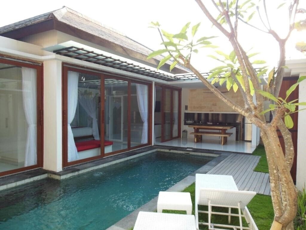 Готель Hk Villa Bali 4*