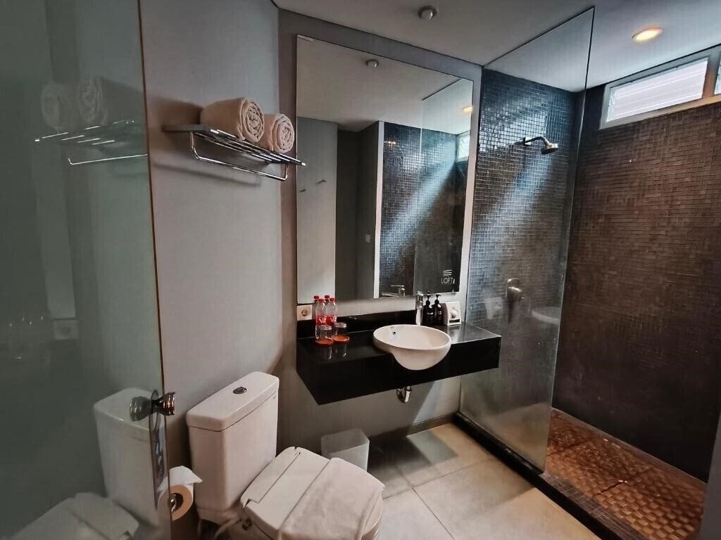 Zdjęcie Loft Legian Hotel 2*