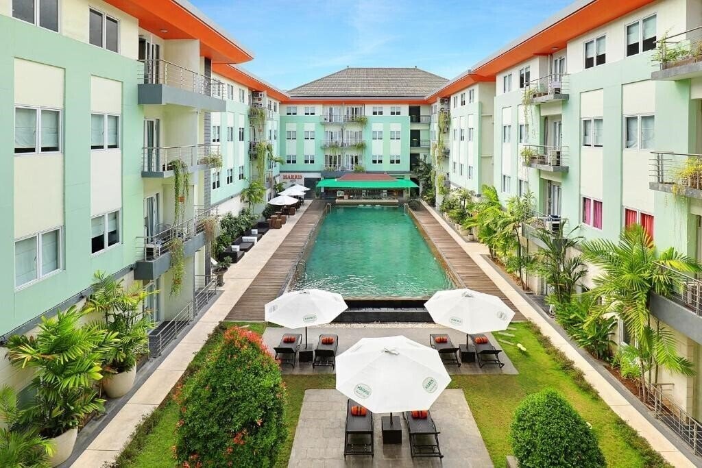 Отель Harris Hotel & Residences Riverview Kuta 4*