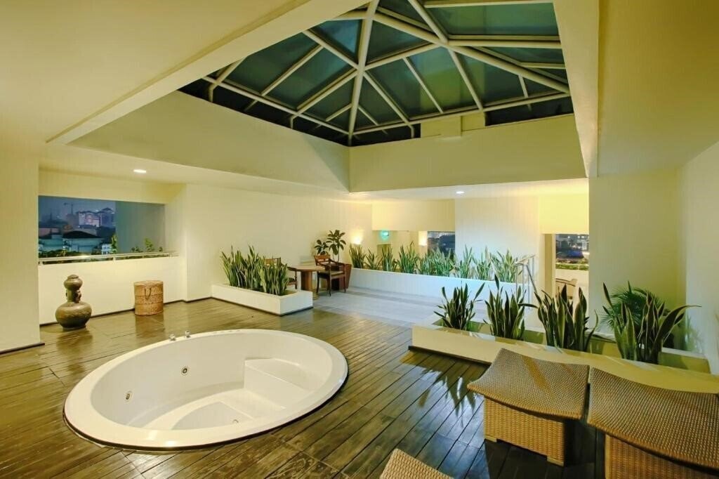 Фото Grand Preanger Bandung 5*