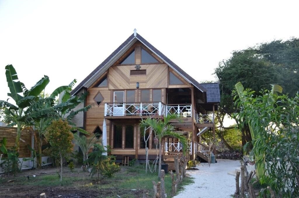 Zdjęcie Serene Beach Villa 4*