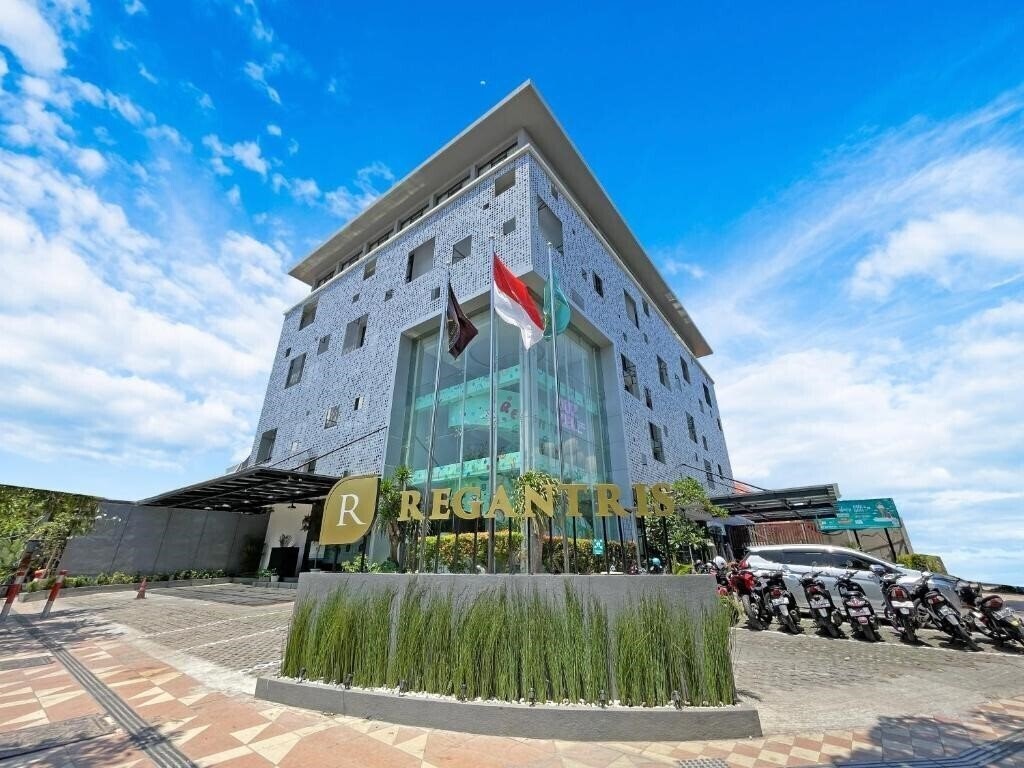 Hotel Artotel Surabaya 3*
