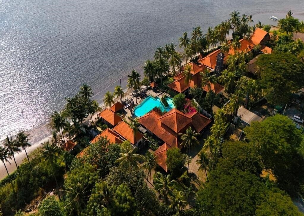 Hotel Nugraha Lovina Seaview Resort & SPA 3*