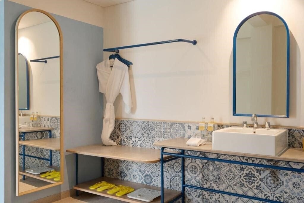 Zdjęcie Kampi Hotel Legian (ex. Amaris Hotel Legian) 2*