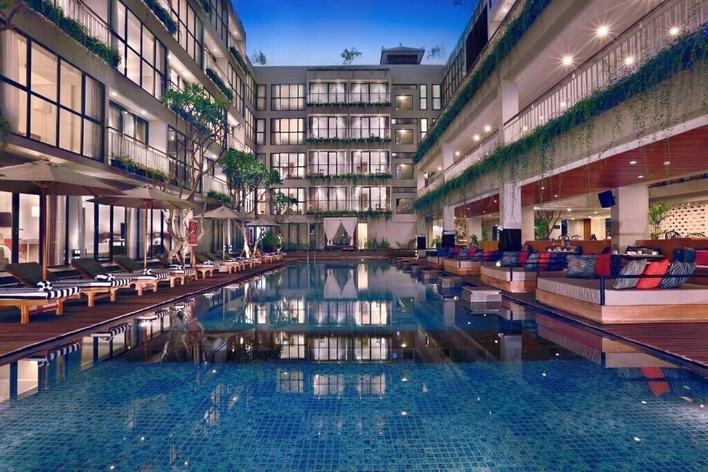 Hotel Neo Kuta Legian 3*