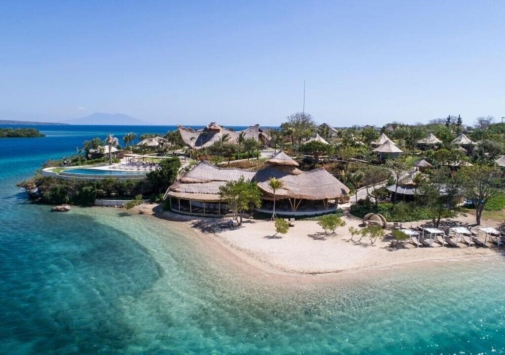 Hotel Menjangan Dynasty Resort 4*