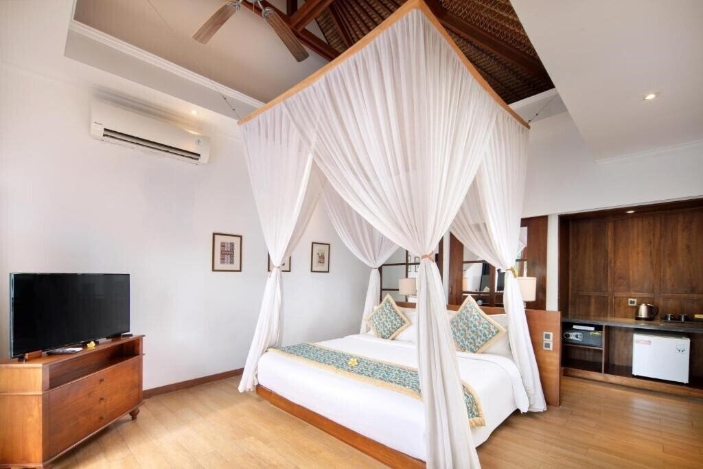 Картинка Lembongan Beach Club & Resort 4*