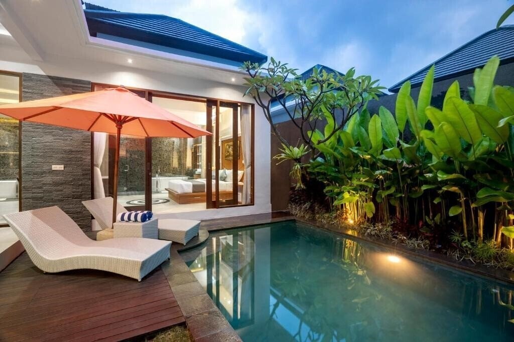 Hotel Puri Keraton Seminyak 5*