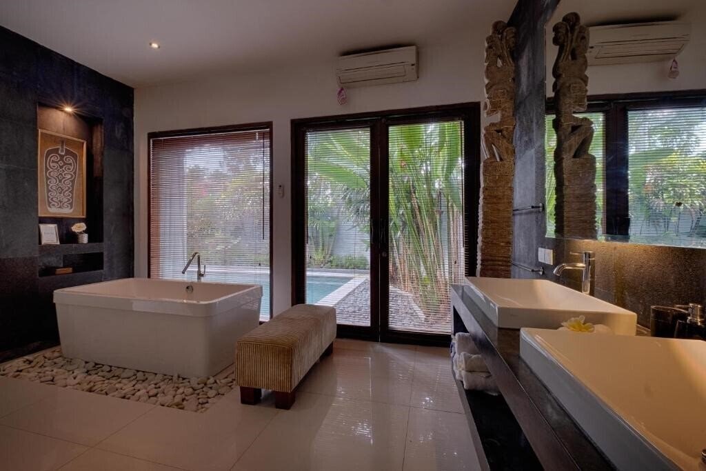 Zdjęcia Kutus Kutus Canggu Villa 3*