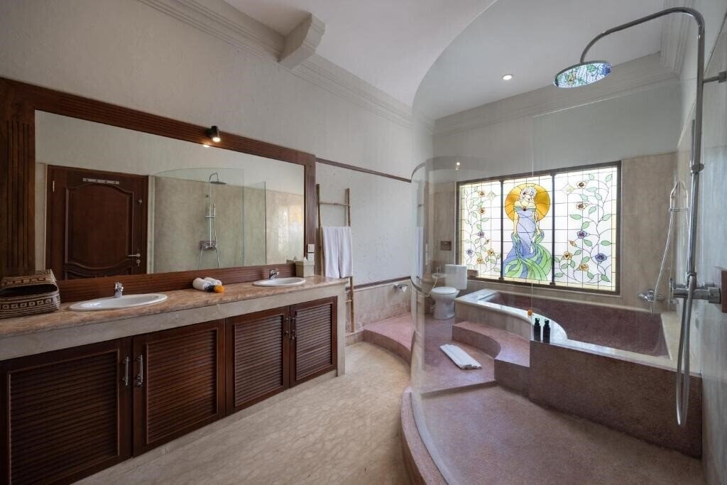 Zdjęcie Tapa Tepi Kali Hotel 3*