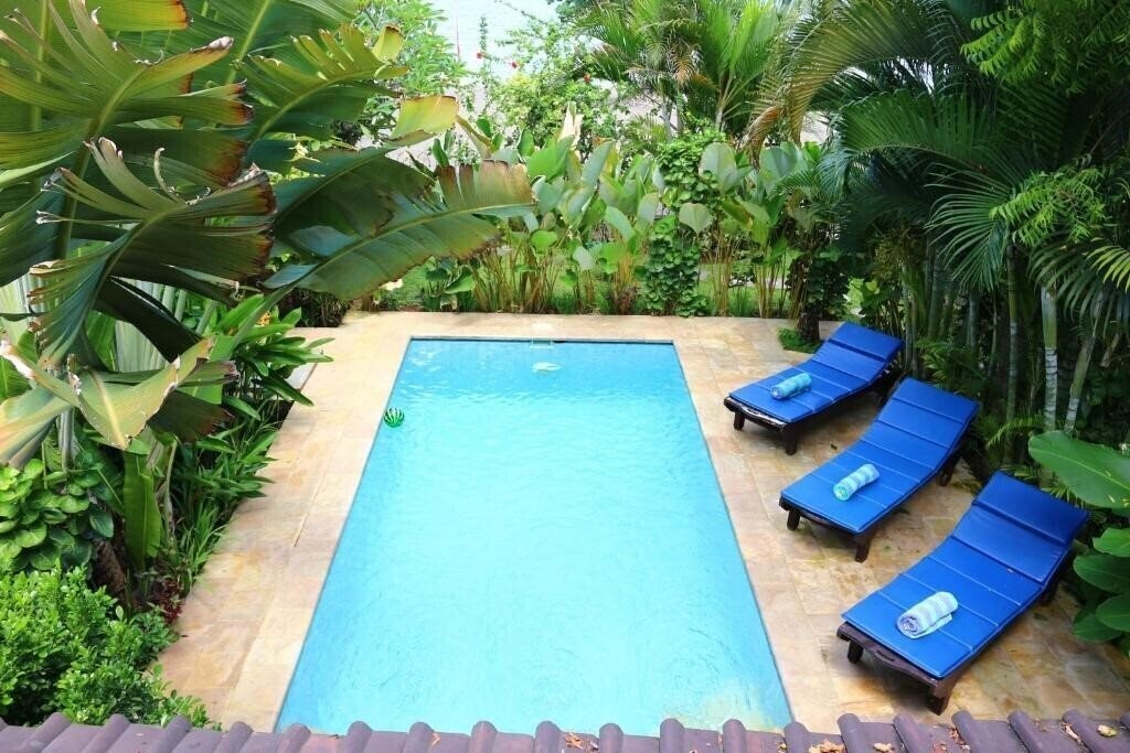 Hotel Lovina Beachhouse Villas 4*