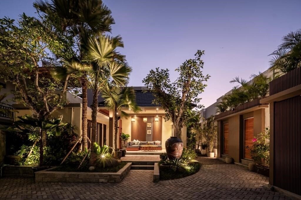 Готель New Moon 4*