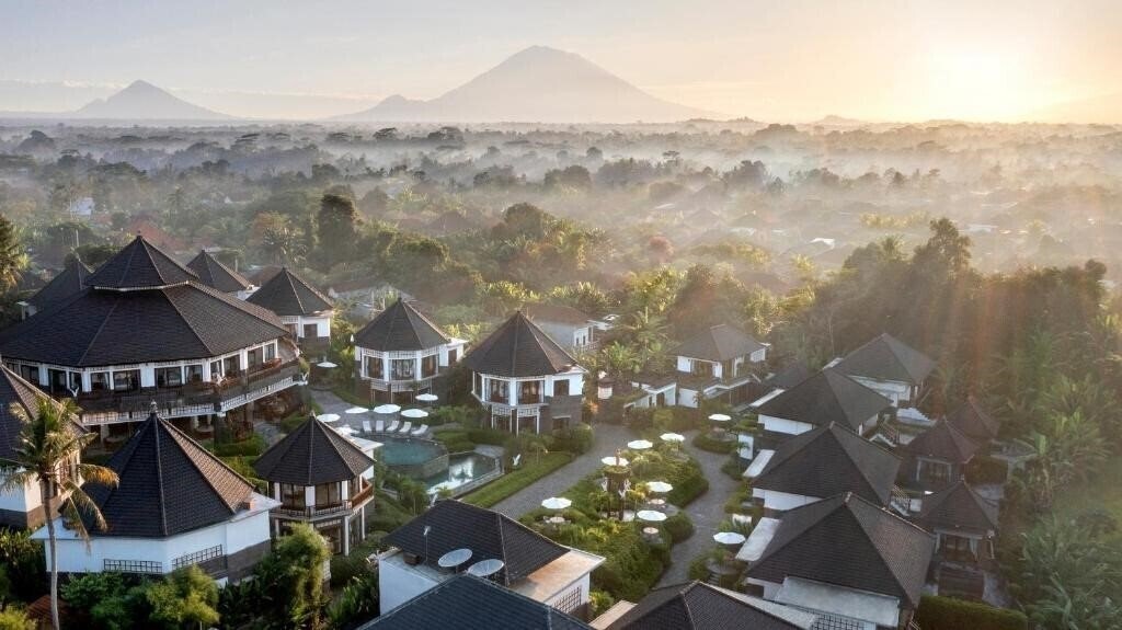 Отель Swan Paradise A Pramana Experience 4*