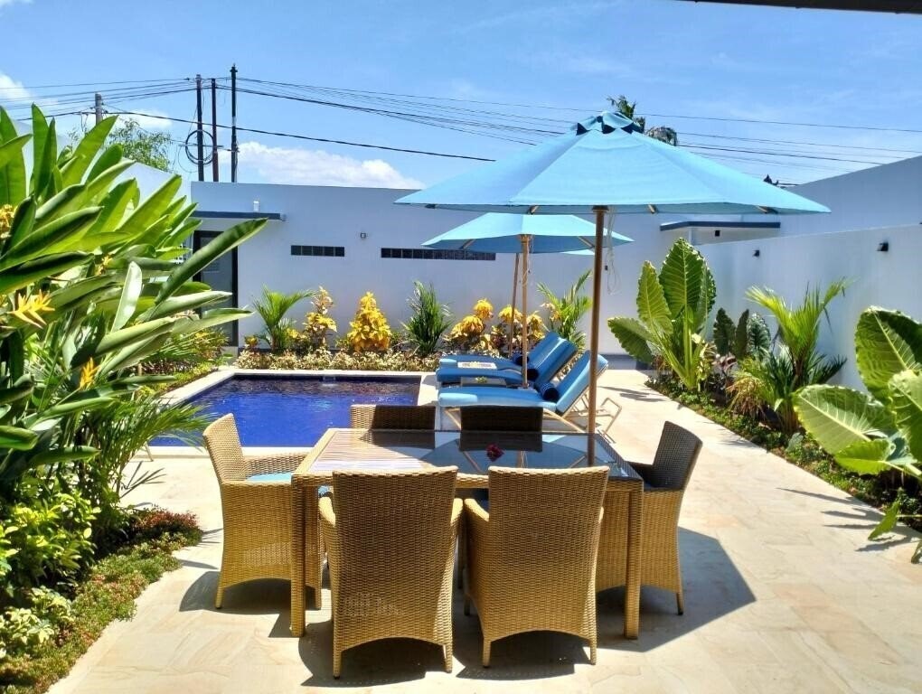 Hotel Villa Bintang Lovina 4*