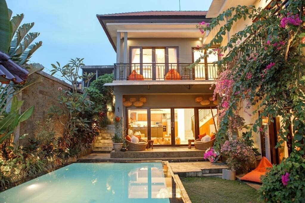 Готель Zara The Ocean View 4*