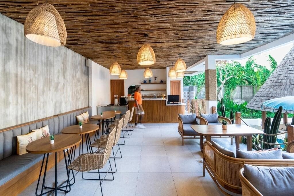 Obraz Roomates Surf Camp Canggu 5*