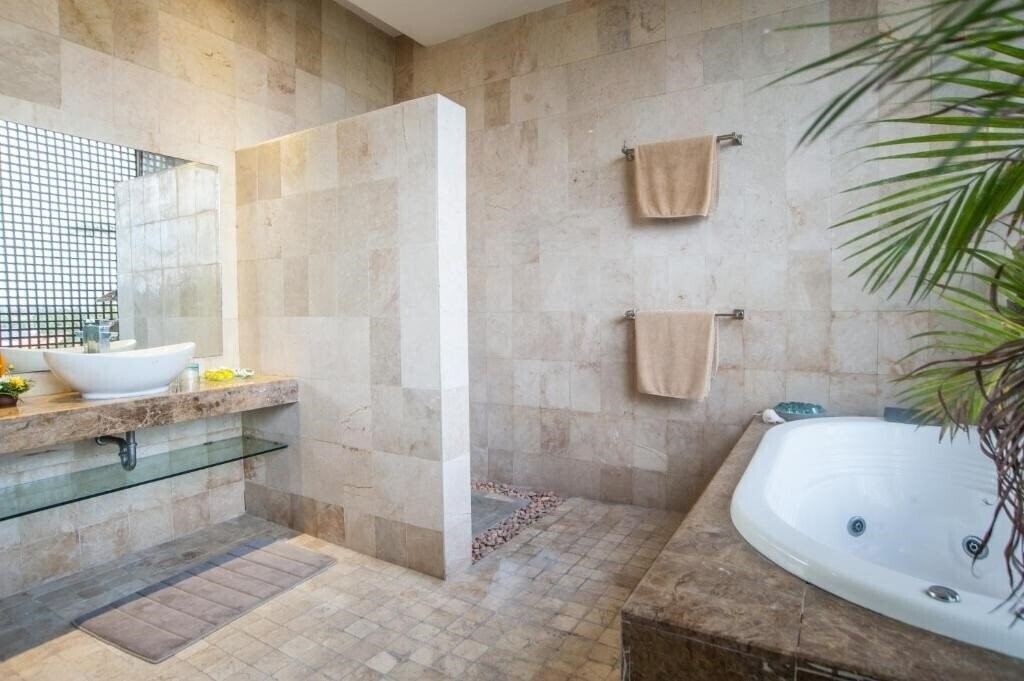 Zdjęcie Bali Mystique Hotel and Apartments 3*