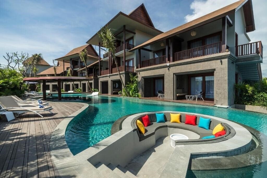 Hotel Sense Lagoon Canggu Beach 4*